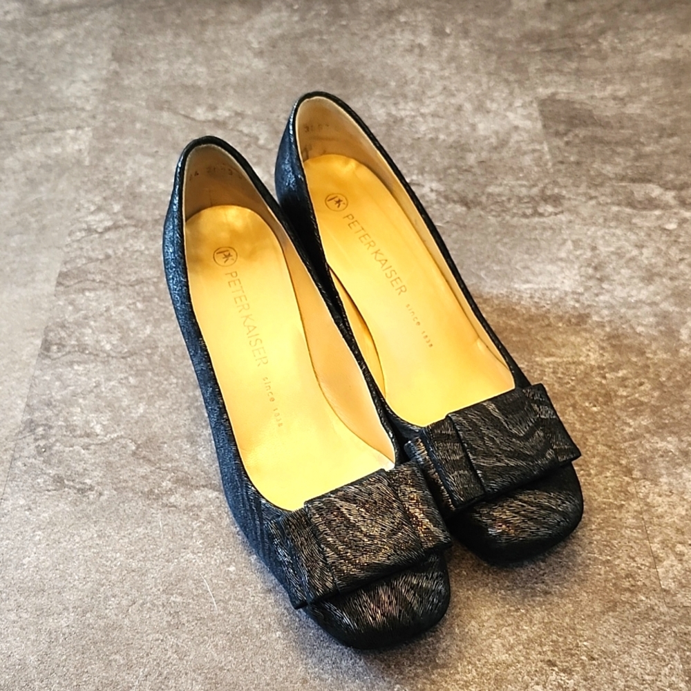 Peter Kaiser black subtle zebra print black and silver size 8 heel